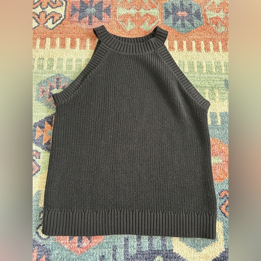 Old Navy Charcoal Knit sleeveless sweater  Top size medium